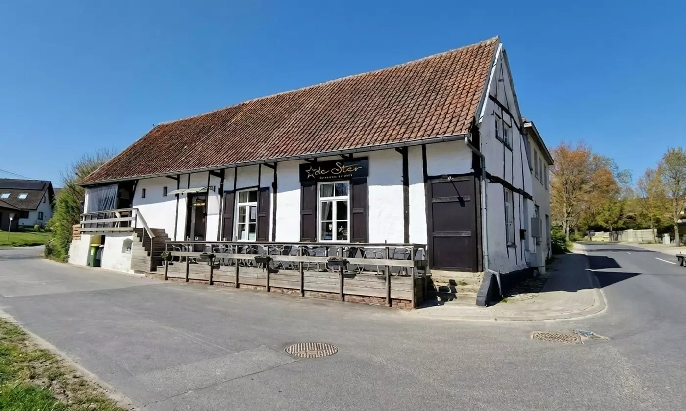 Cuisine belge, roumaine et internationale en buffet ou menu