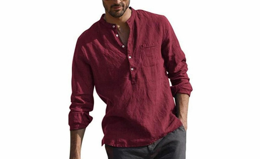 Image 2: Chemise à manches longues pour hommes avec col en V