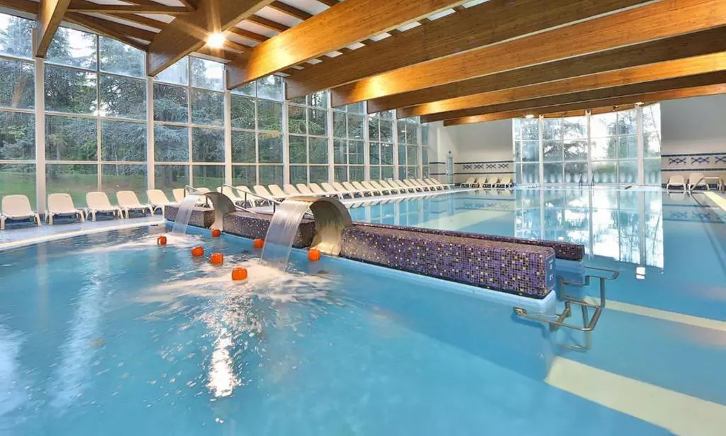 Monticelli Terme: 1 o 2 notti con colazione o mezza pensione e terme