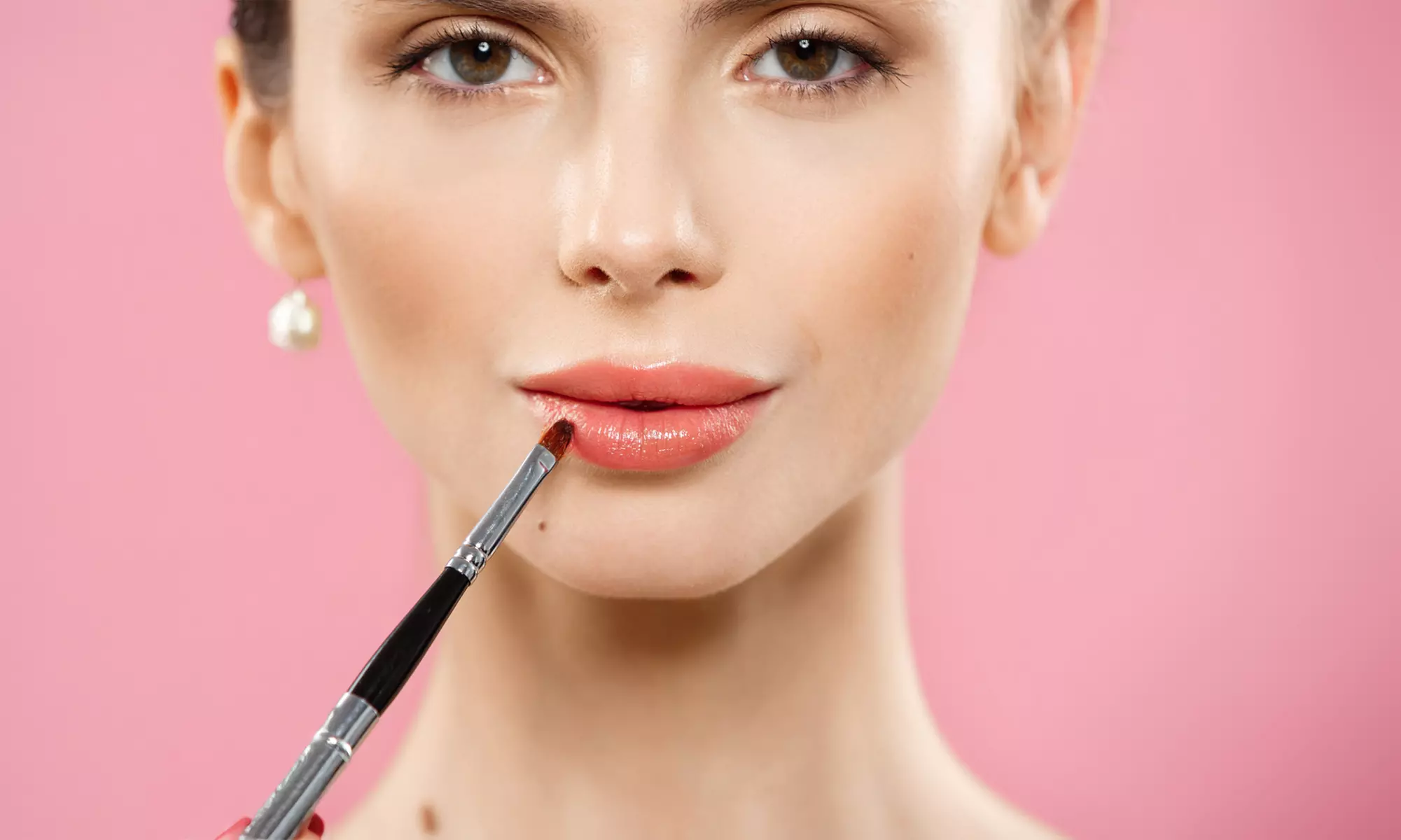 1 o 2 sesiones de rehidratación de labios con dermapen, vitaminas y opción a micropigmentación; ahorra un 46% - Primary Image