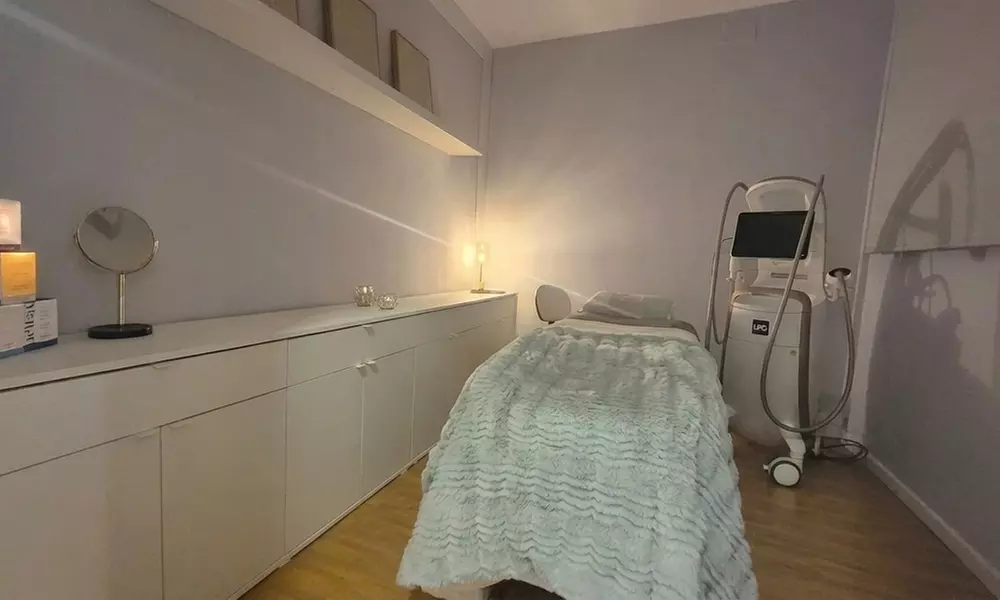 1 o 2 viales de enzimas lipolíticas recombinantes con presoterapia