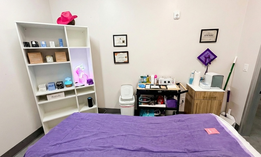 Image 2: Get Smooth Skin with One, Three, Five, or Ten Brazilian or Bikini Wax