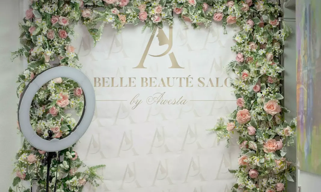 Permanent Make-up inkl. Nachbehandlung für Lippen / Brauen für 1 Pers.