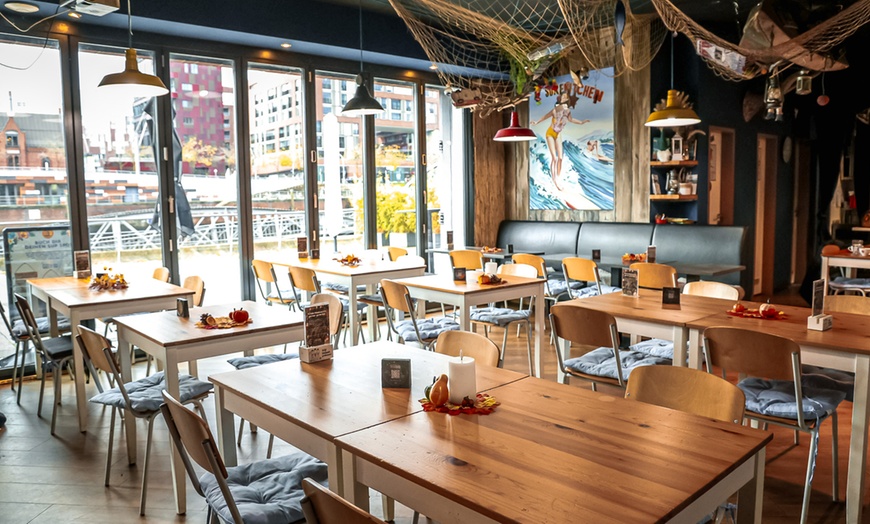 Image 4: Burger Menü mit Beilage und Dessert (mittags) für 1, 2 oder 4 Personen