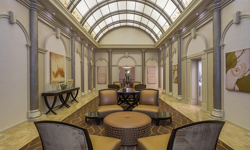 Image 10: 4-Star Vegas Casino Hotel with Resort Credit