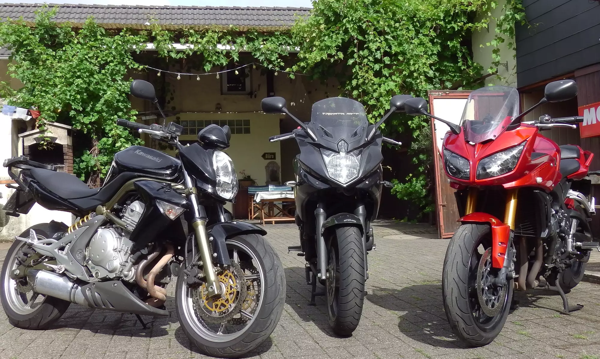 Motoradverleih mit verschiedenen Modellen für bis zu 4 Tage