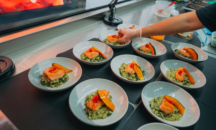 Image 15: Mother's Day Gourmet Lunch Tour: NYC's Glass-Topped Moving Penthouse
