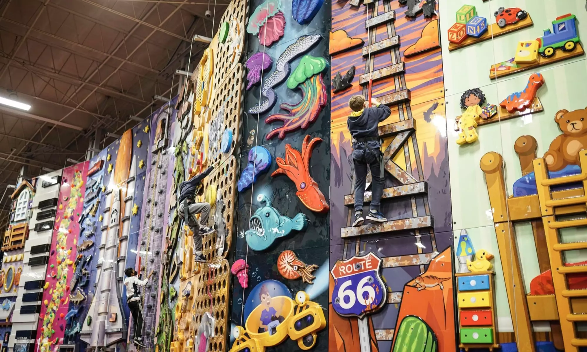 Access 65 Climbing Walls at ClimbZone Chicago with the Denali Package!