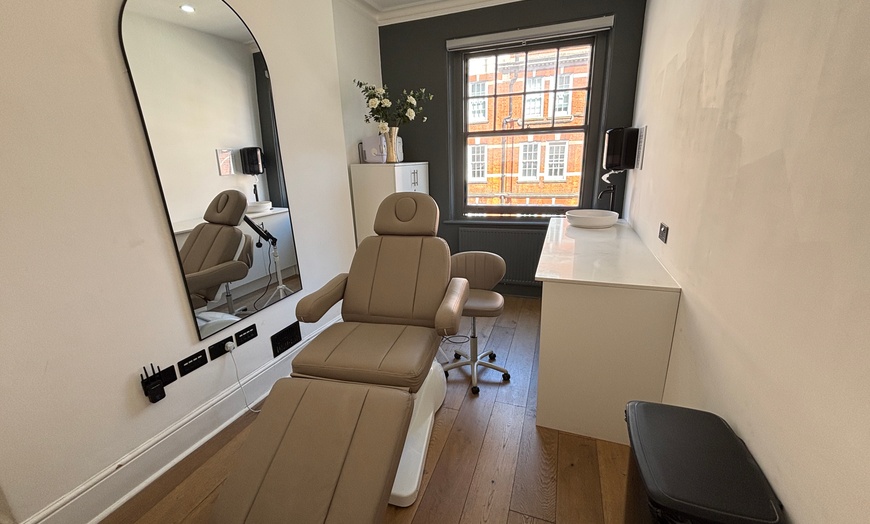 Image 2: Transform Your Look with 0.55ml or 1ml: Russian Lip Filler