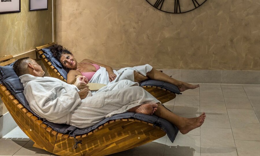 Image 3: Bad Griesbach: 4* Adults-Only-Suite mit Mitternachts-Spa für Zwei