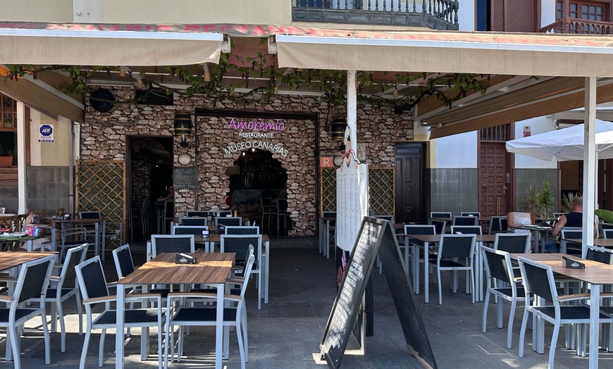 Image 11: Menú de parrillada de pescado con entrante, postre y botella de vino