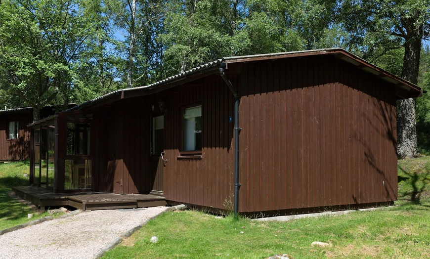 Image 19: Carrbridge: Standard One or Two-Bedroom Cabin for Up to Four People