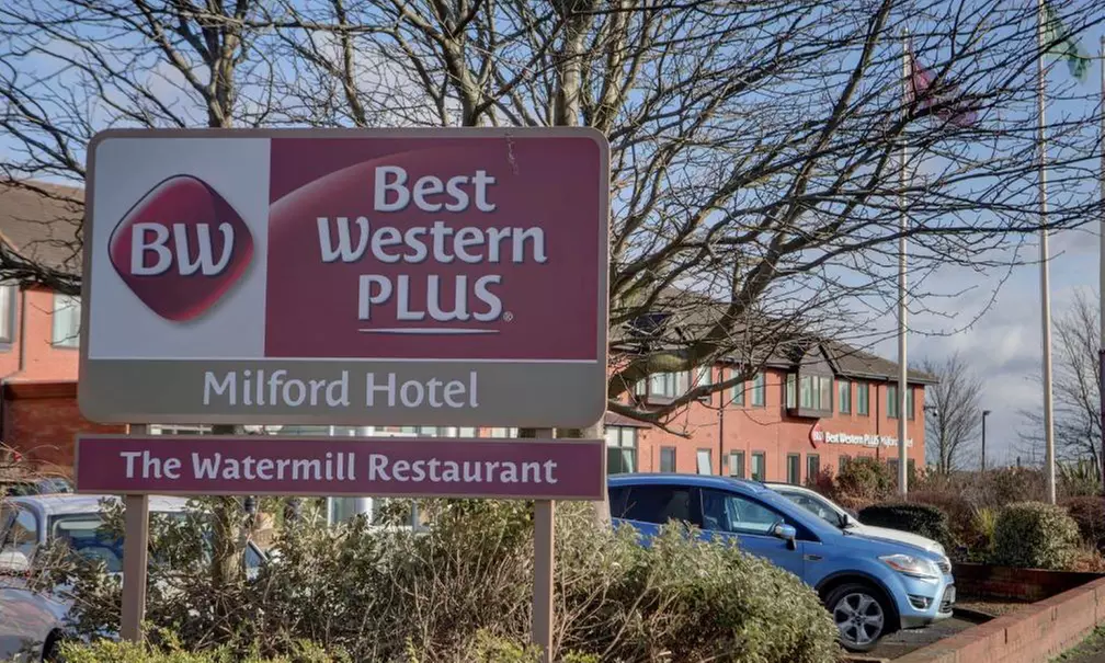 Leeds: Executive Double Room with Late Checkout