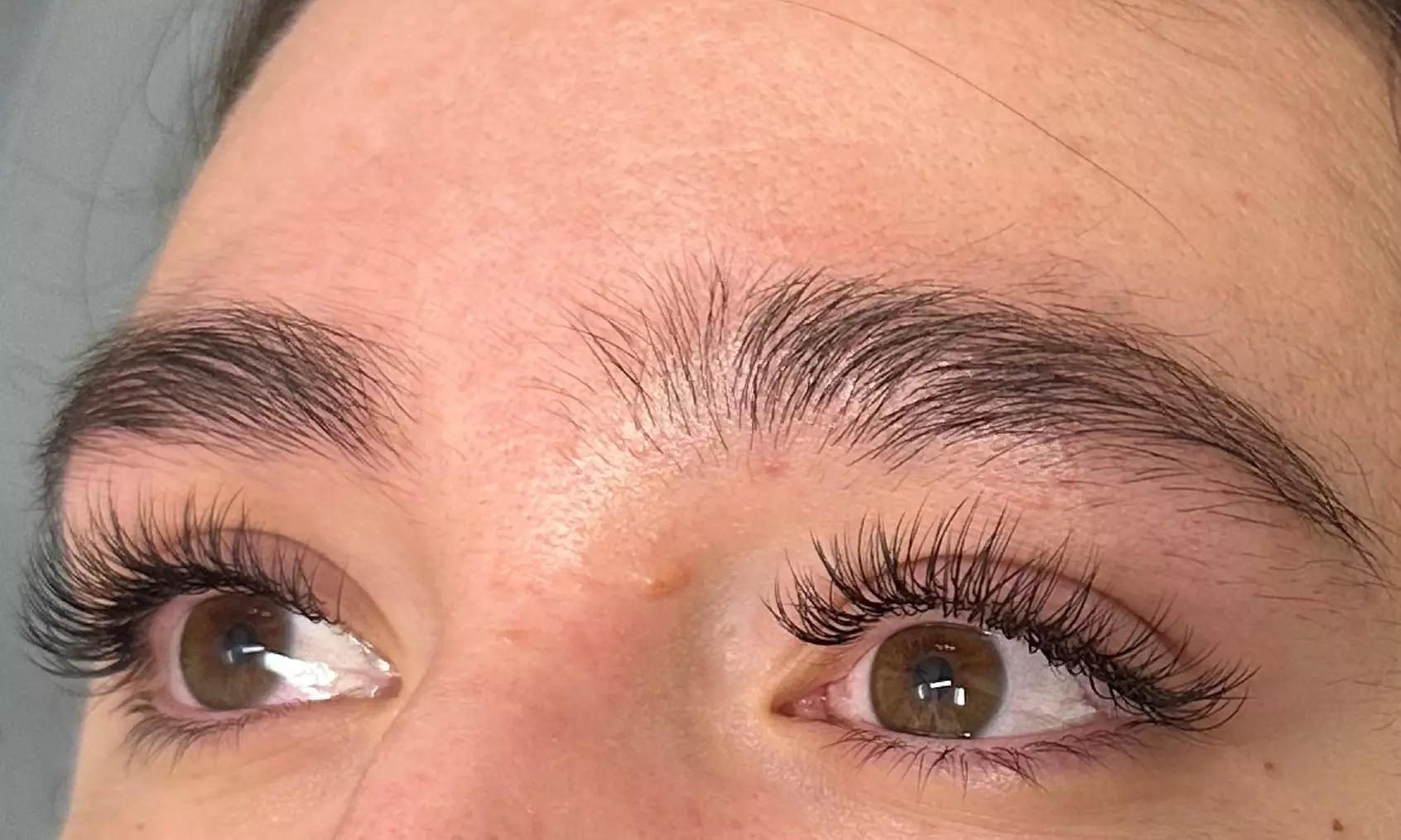 Enhance Beauty: Full Set of Classic, Hybrid or Volume Lash Extensions