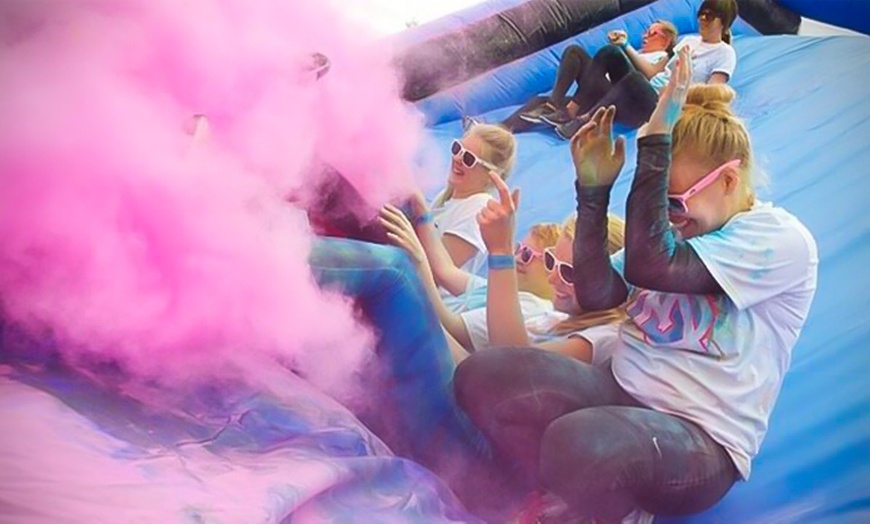 Image 4: Inflatable Colour Run