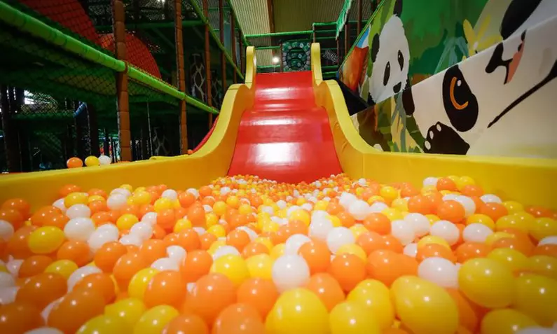 Eintritt für 1-2 Erwachsenen & 1-2 Kinder inkl. Spielcoin & Slush Eis