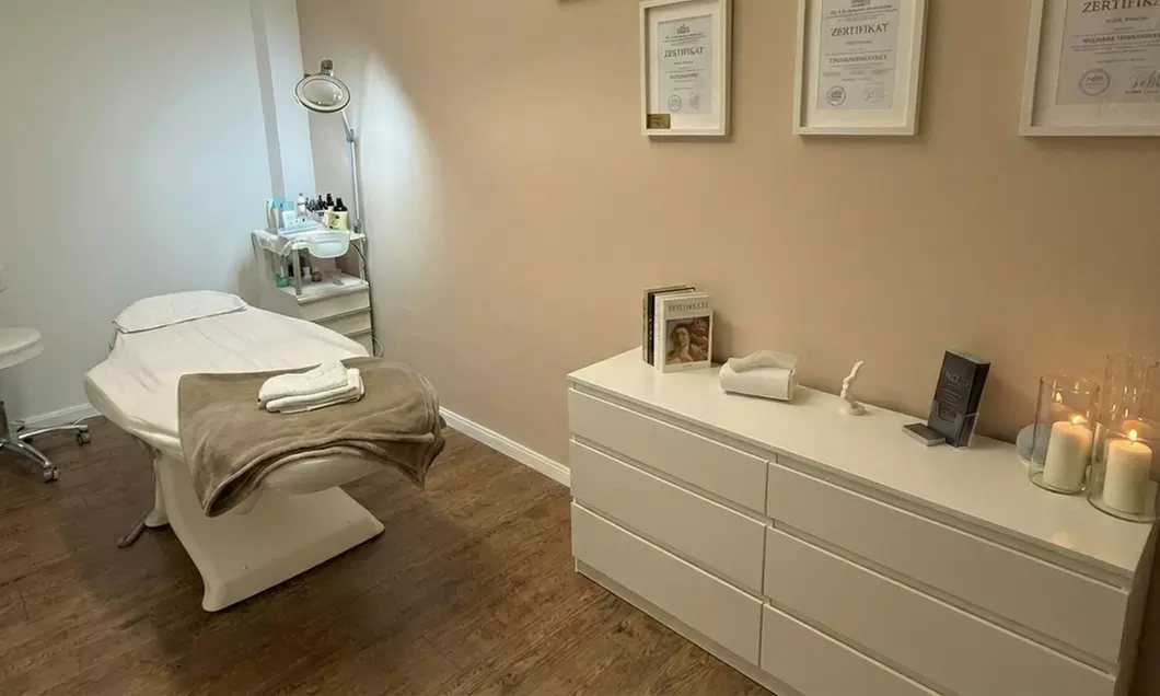 45 Min. Hot-Stone-Rücken- oder 60 Min. Hot-Stone-Ganzkörpermassage