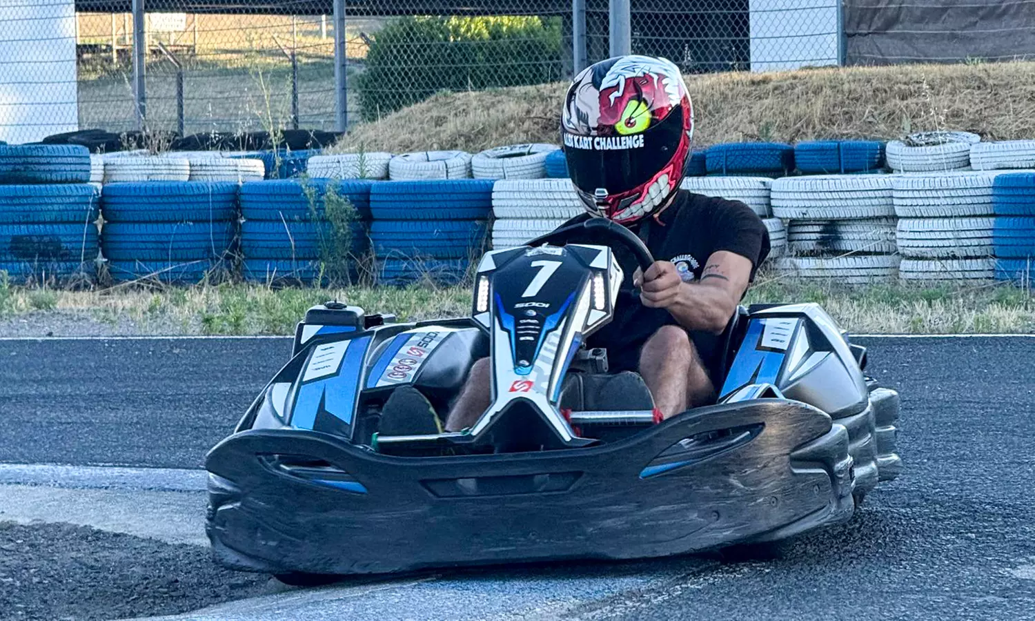 Adrénaline en famille ou entre amis : sessions de karting à Albi