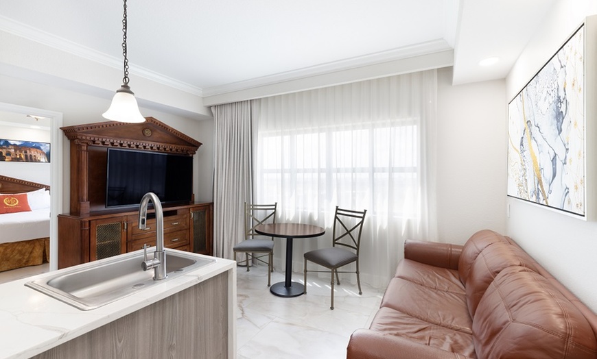 Image 5: 4* Resort in the I-Drive District With Complimentary Universal Shuttle
