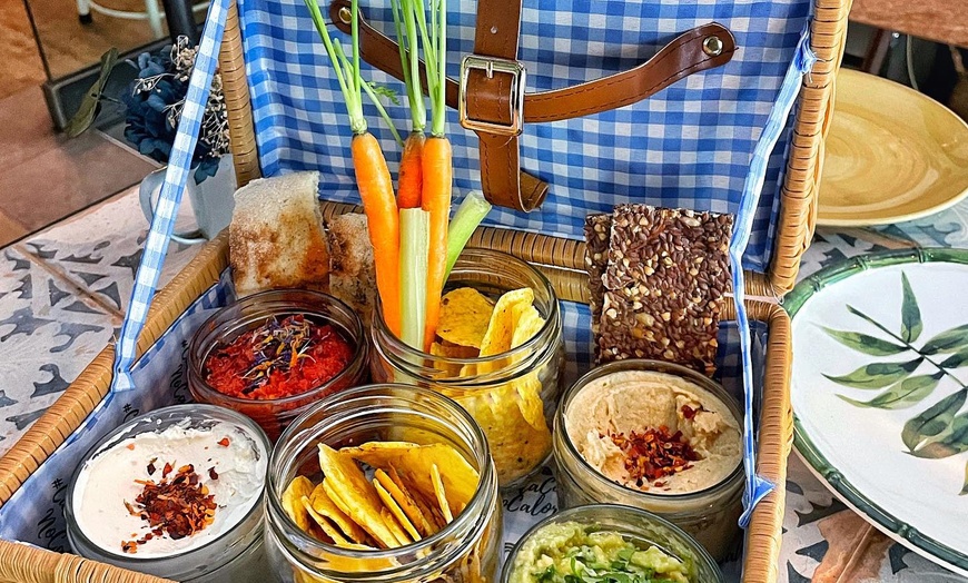 Image 4: Tardeo Superchulo para 2 o 4 personas con bebida y picoteo saludable