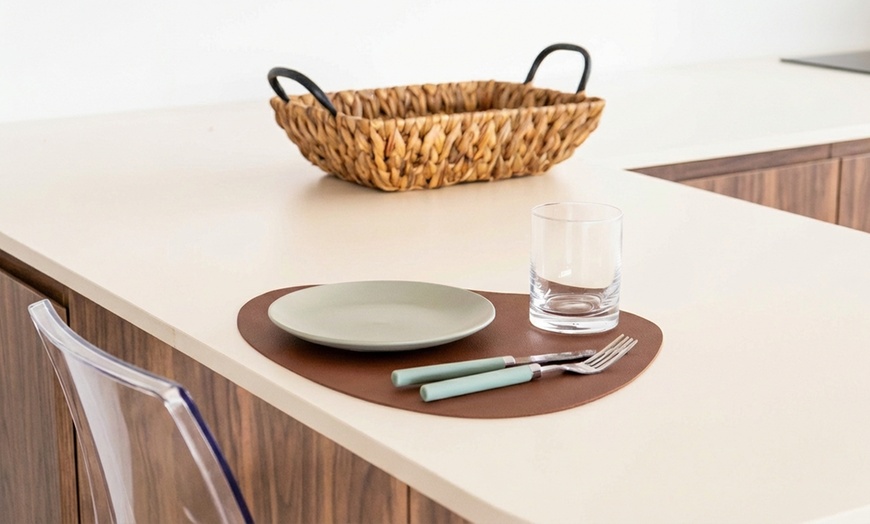 Image 9: Set di 4 tovagliette americane in similpelle