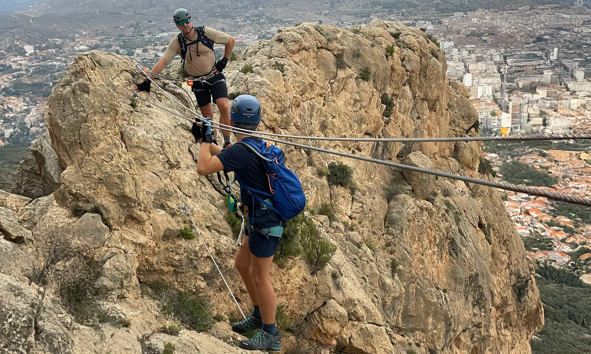 Experiencia única: ferrata a elegir por niveles para 1 o 2 personas