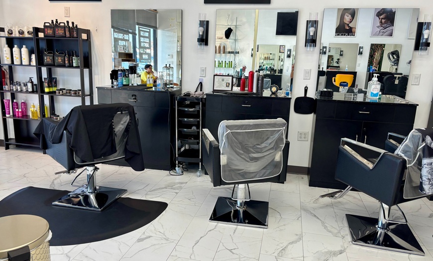 Image 5: One, Three, or Five Choice of 60-Min Acne-Prone or Mini-Facial