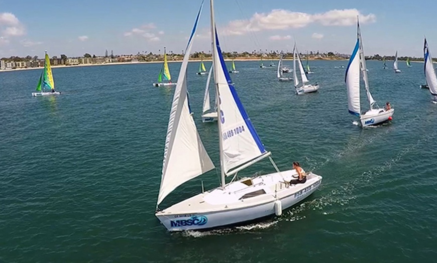 Image 2: Sail or Explore Mission Bay with 2 or 4 Hour C22 Rentals