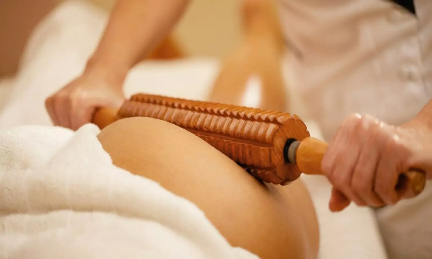 3, 6 o 9 sesiones de maderoterapia o masaje drenante en Sanlúcar