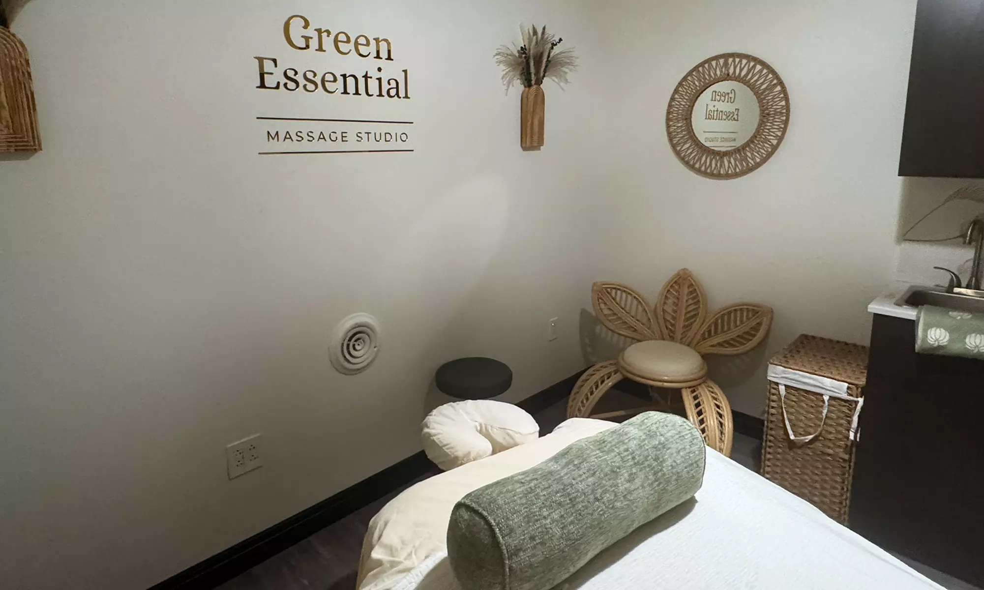 Experience Cupping Treatment with Custom massage 50-or 80-mins