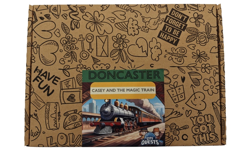 Image 3: Guided City Tour Incl Map, Compass, Magnifying Glass & Stickers 