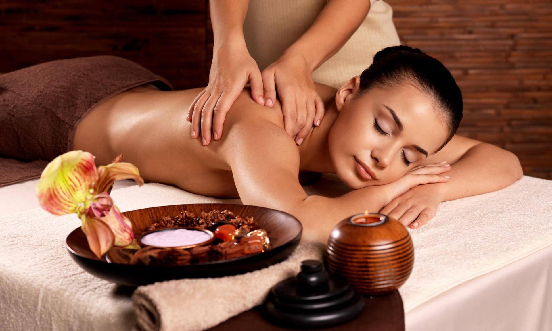 Massage relaxant avec soin du visage en option chez L'Instant Doux