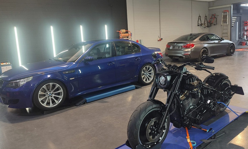 Image 7: Basic oder Premium PKW Innen- und Außenreinigung für 1 Fahrzeug