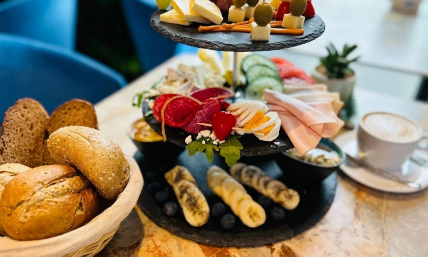 Image 1: Frühstücksplatte oder Frühstücksbowl inkl. Heißgetränk nach Wahl