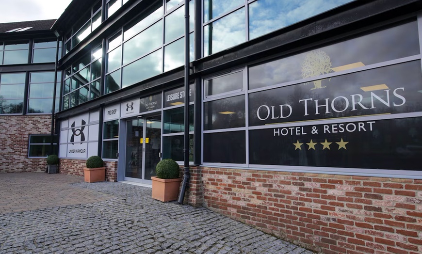 Image 12: Hampshire: 4* Superior Double or Twin Room Stay with Breakfast