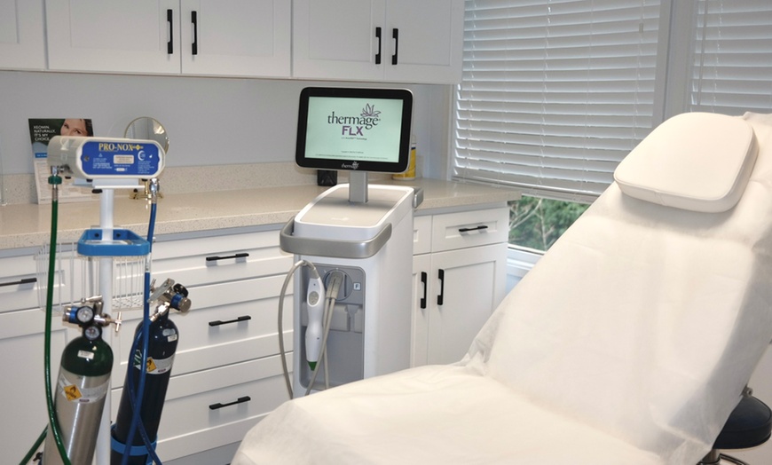 Image 2: 20 or 40 Unit Botox Treatments for Smoother Refreshed Look