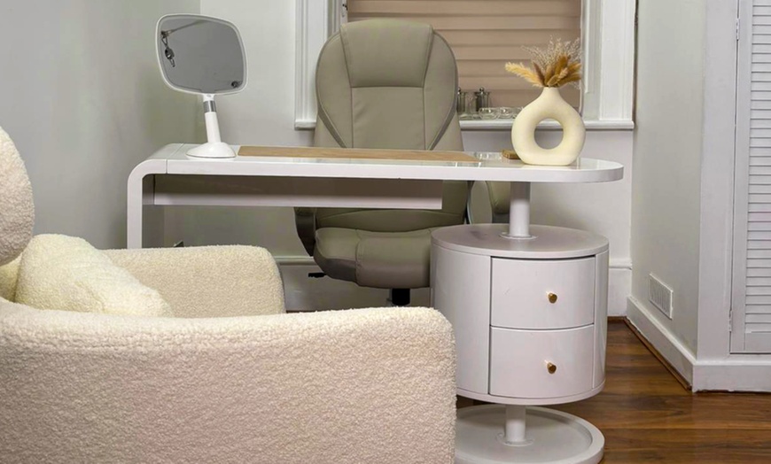 Image 3: Tone Your Look with One 0.5,1 or 2ml Dermal Filler 