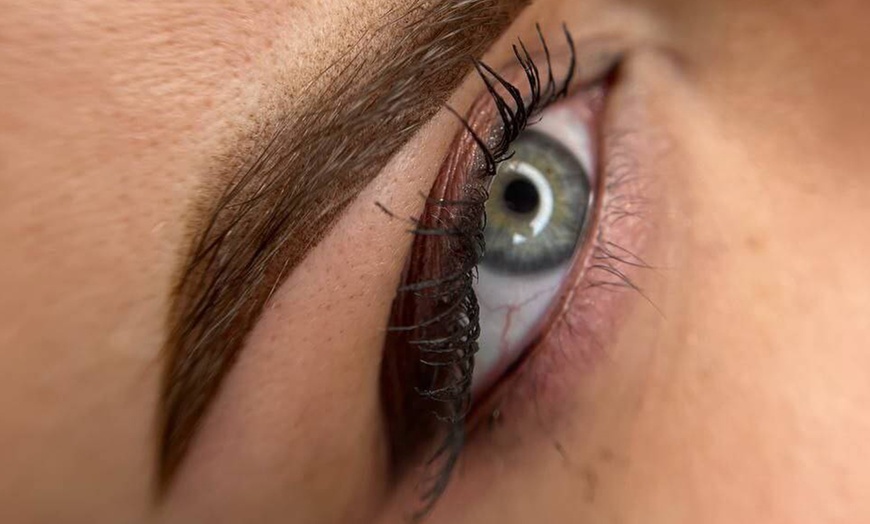 Image 1: Tijd besparen? Kies voor langdurige permanente make-up naar keuze