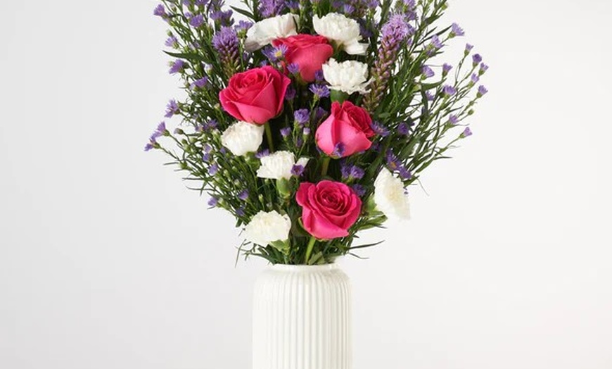 Image 4: Mothers Day & Seasonal Letterbox Flowers from Box & Blume