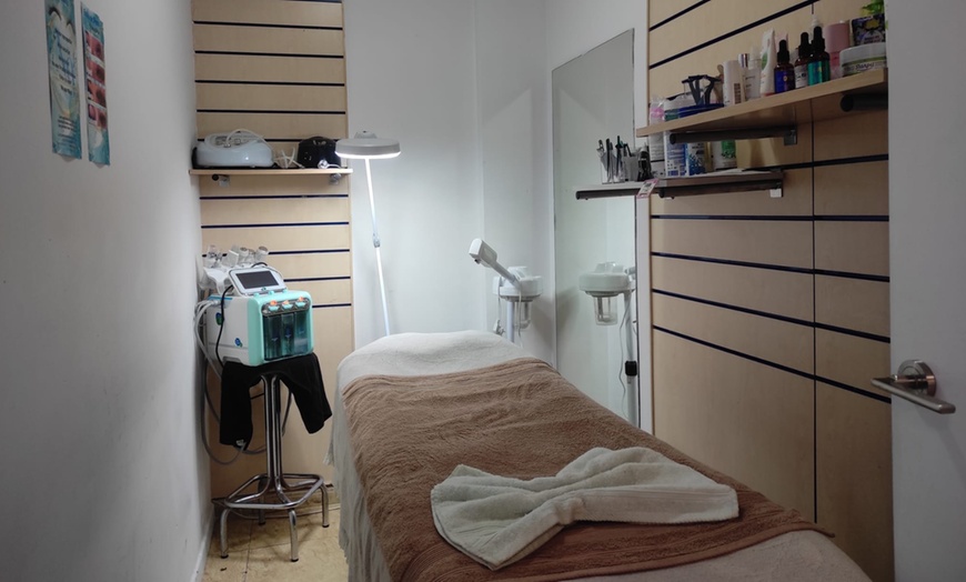 Image 3: Combo reductor con cavitación, láser lipolítico y masaje drenante