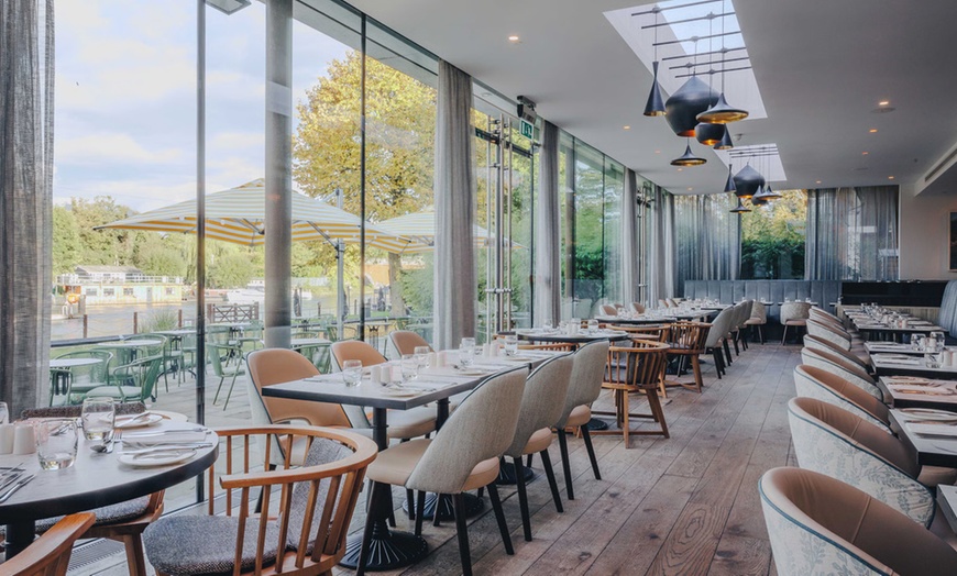 Image 7: Sparkling or Traditional Afternoon Tea w/ Glass of Prosecco in Surrey