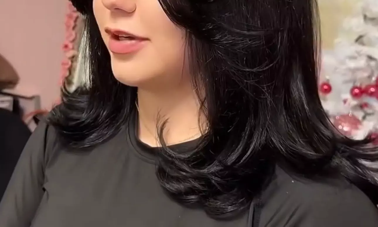 Achieve Glossy Hair with One or Five Blowout Sessions