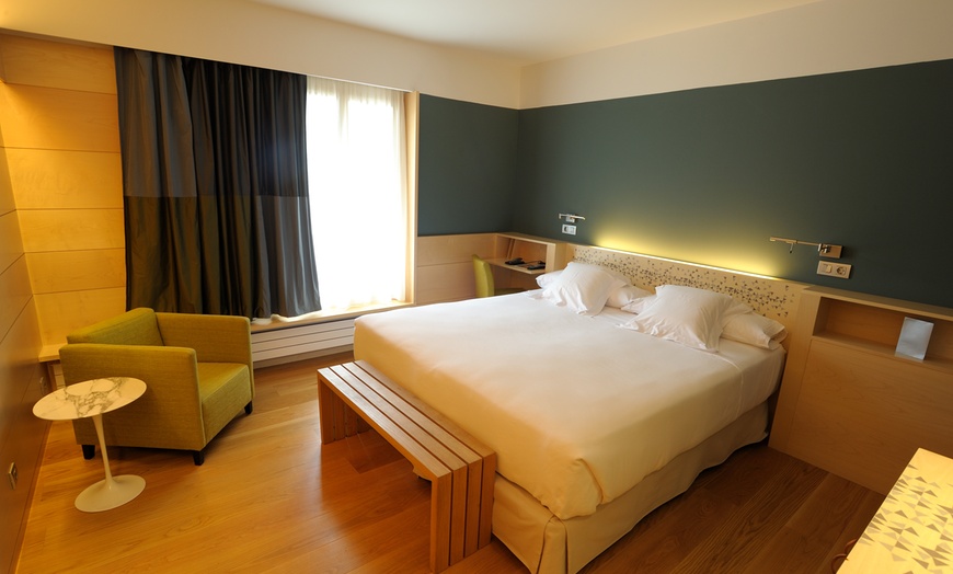 Image 14: Huesca: 1 o 2 noches con vistas a la montaña y desayuno incluido