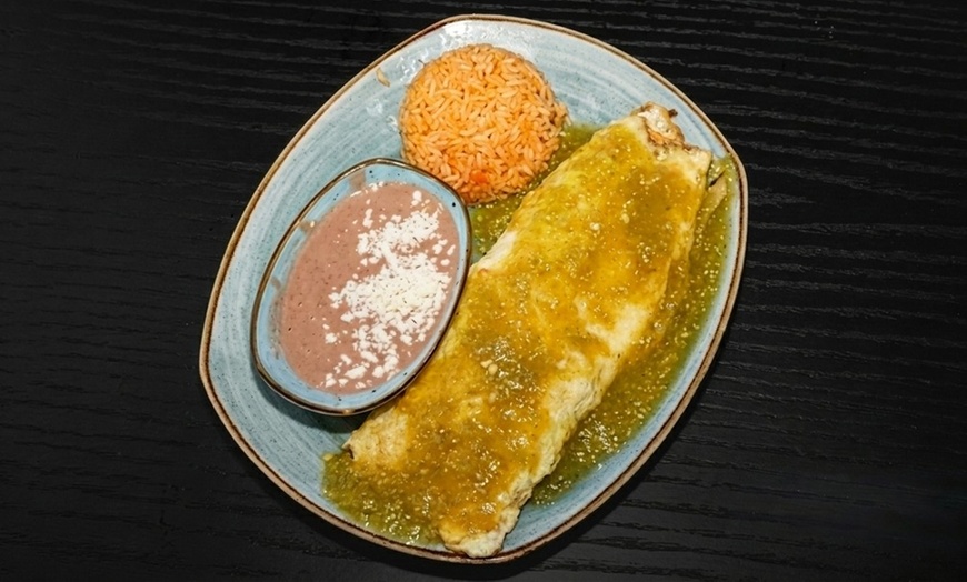 Image 11: 1 or 2 Starter +Two Main Dishes & Two or Four Drinks for 2 or 4 People
