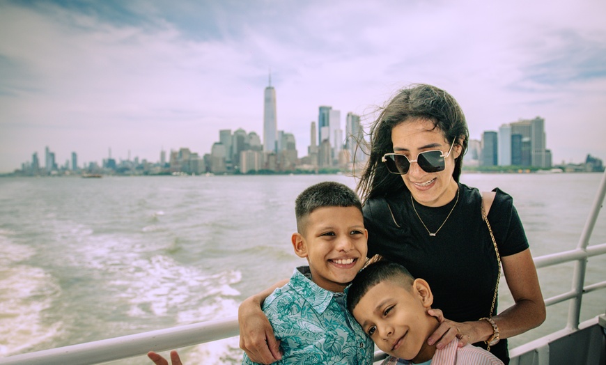 Image 21: Private 60-Min Guided Boat Tour for 1, 2, 4, or 6 Guests 