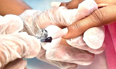 Beauté des mains ou des pieds avec pose de vernis semi-permanent