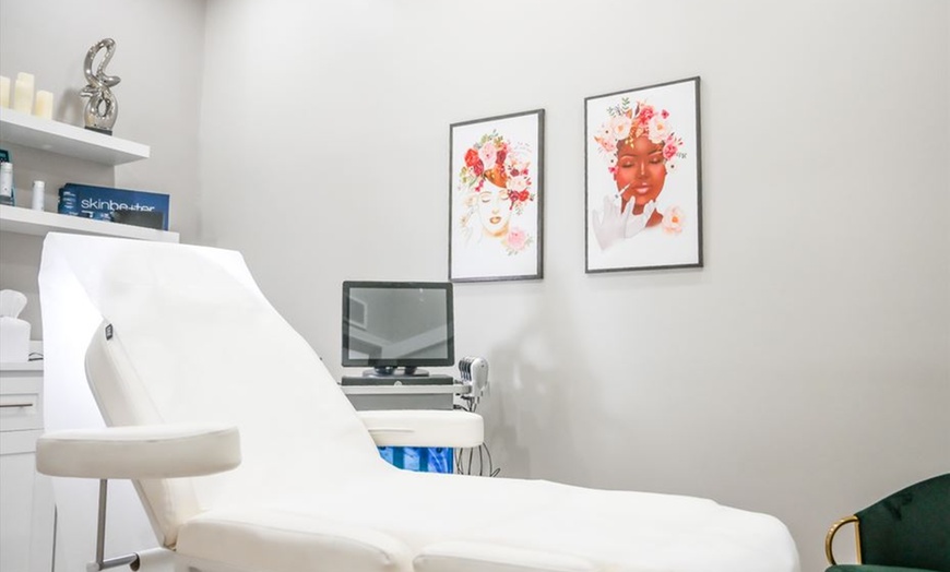 Image 4: Up to 35% Off on Moisturizing Facial at Viva La Med Spa