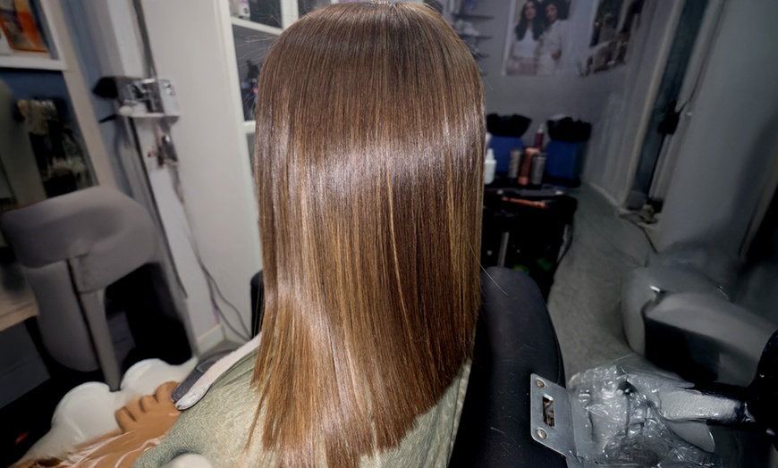 Image 2: Alisado de queratina con corte de puntas para 1 persona