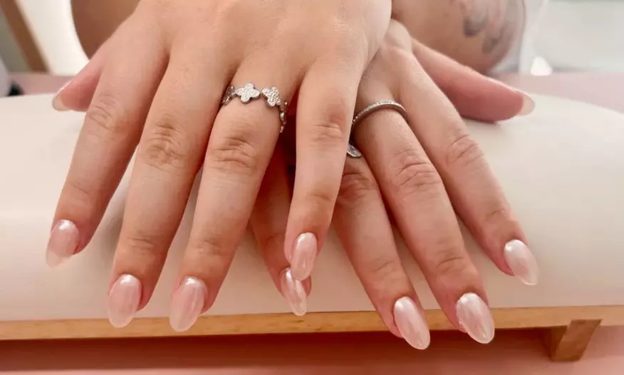 Beauté des mains ou pieds : vernis semi-permanent ou pose américaine