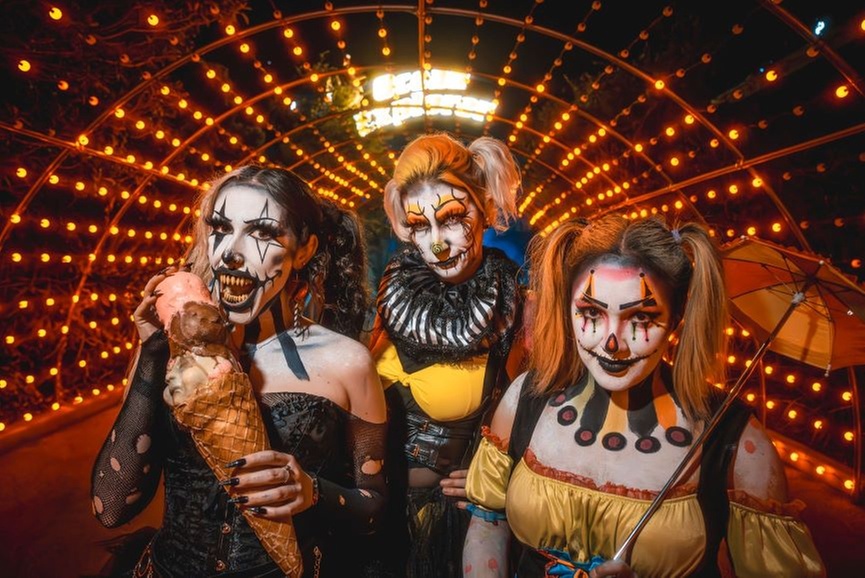 Howl-O-Scream Admissions at SeaWorld San Diego – Haunted Houses & more